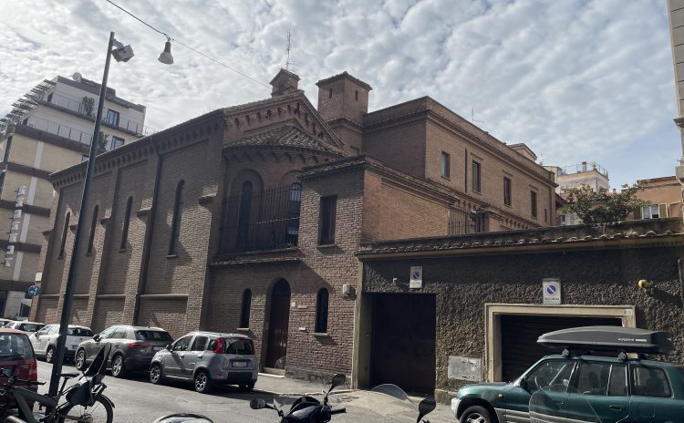 La chiesa – Santuario di Maria “Regina dei Cuori” a Roma