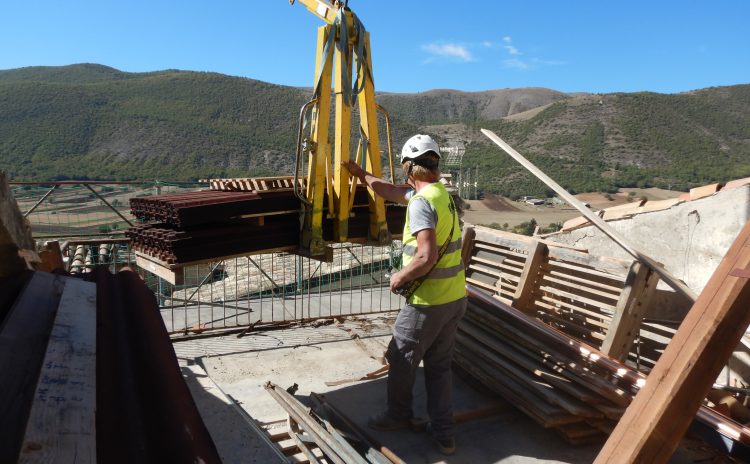 La fondamentale importanza dell’imbracatura del carico tramite gru